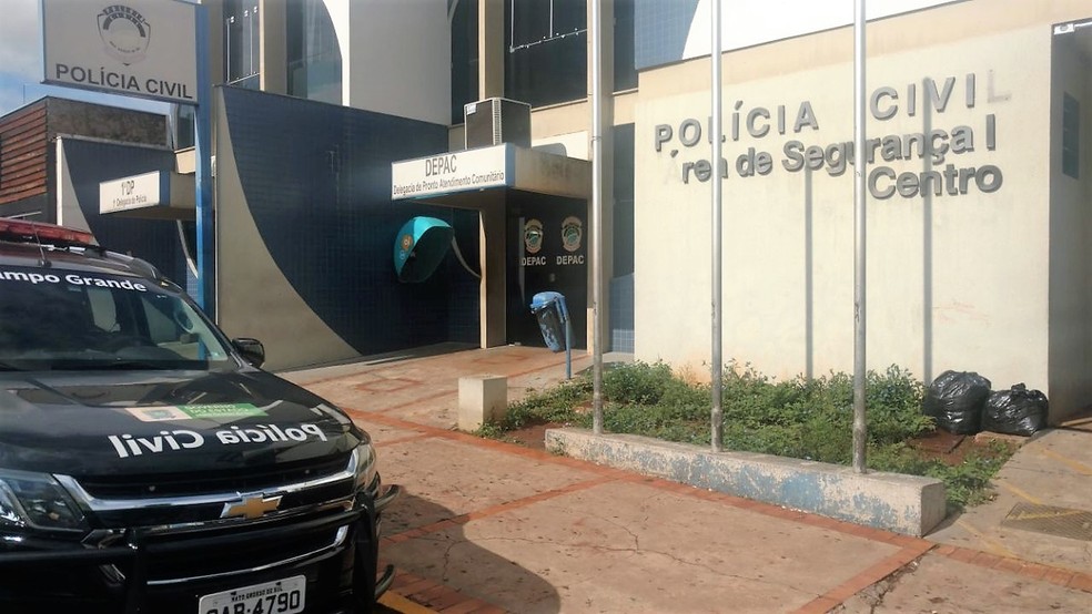 Aos policiais o suspeito disse que foi convidado a entrar na residência pelo morador — Foto: TV Morena/Reprodução