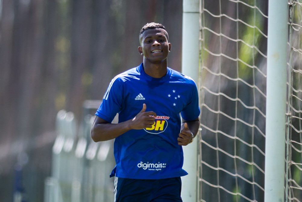 Cruzeiro está próximo de liberar Orejuela por empréstimo e aguarda proposta do Palmeiras