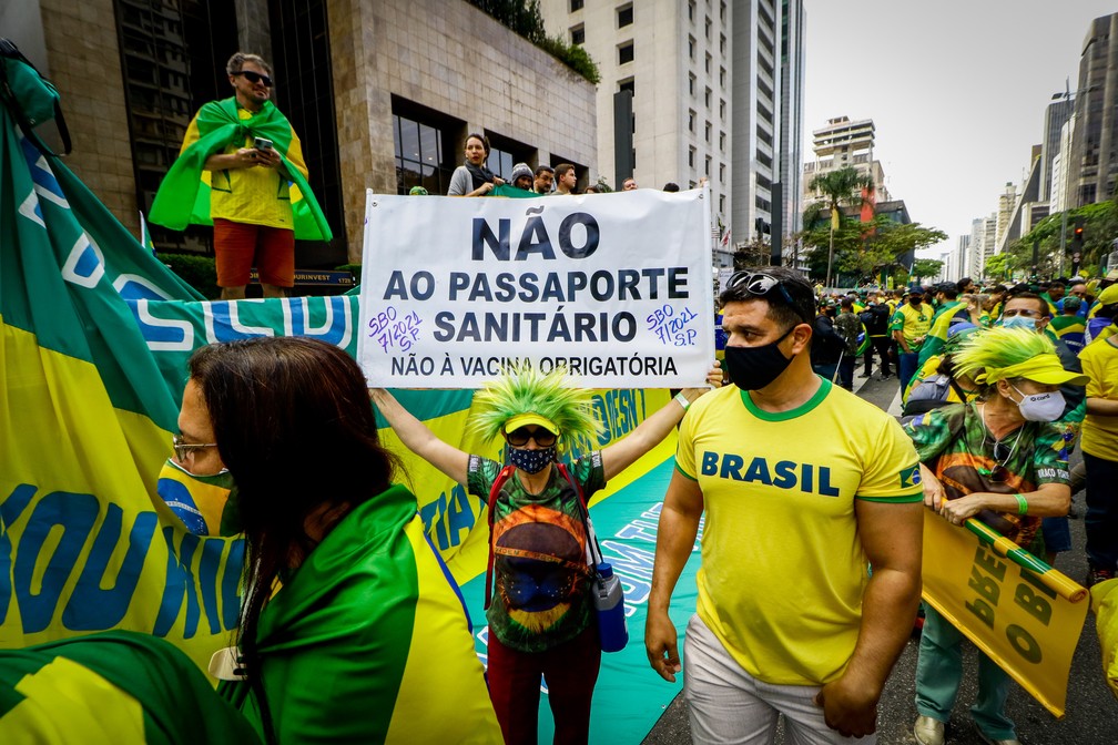 Apoiadores do presidente Jair Bolsonaro participam de ato na Avenida Paulista, na região central de São Paulo, na manhã desta terça-feira (7) — Foto: Aloisio Mauricio/Fotoarena/Estadão Conteúdo