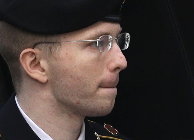 Soldado que vazou informações do governo americano é condenado a 35 anos de prisão