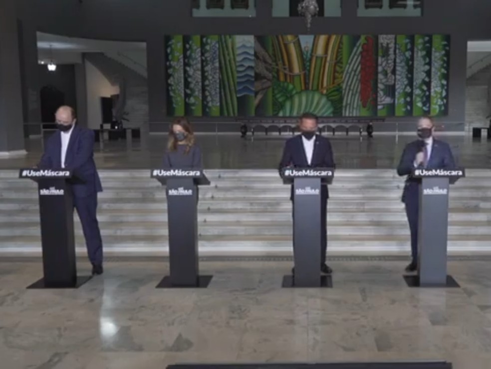 Coletiva de imprensa do Governo de São Paulo anuncia compra de chips para alunos e professores da rede estadual nesta quarta (14) — Foto: Reprodução/Governo de São Paulo