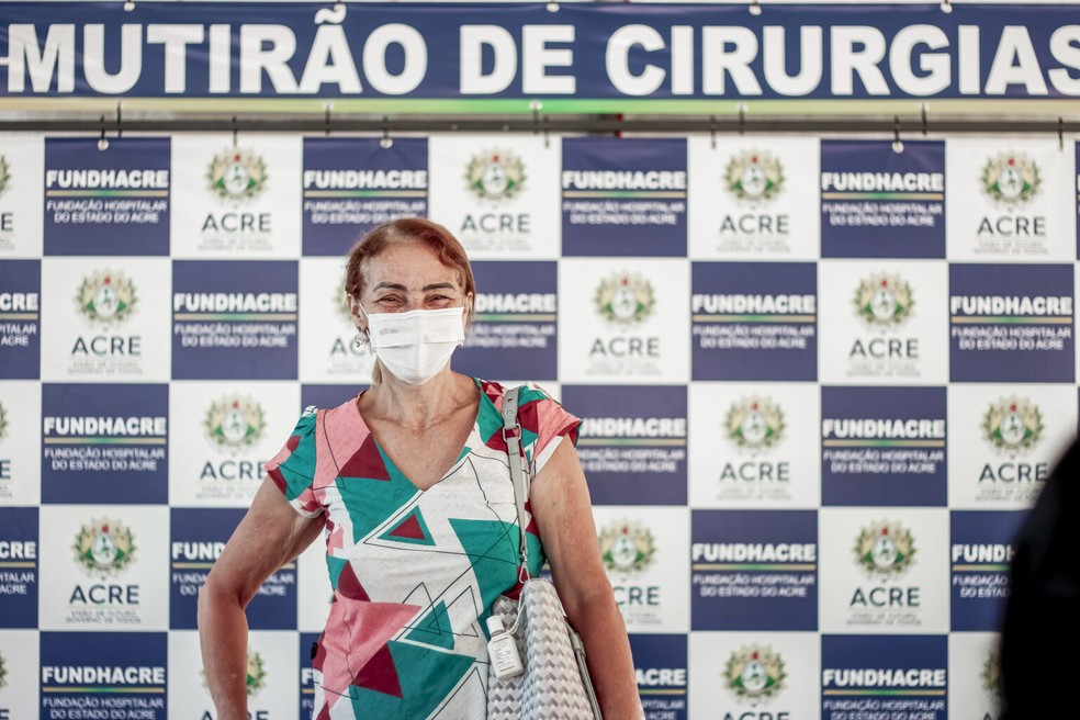 Maria Auxiliadora da Silva aguarda uma cirurgia vascular há três anos.  — Foto: Gleison Luz
