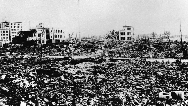 Destruição nuclear em Hiroshima, no Japão (1945): um dos lados negativos do progresso (Foto: Getty Images via BBC News)