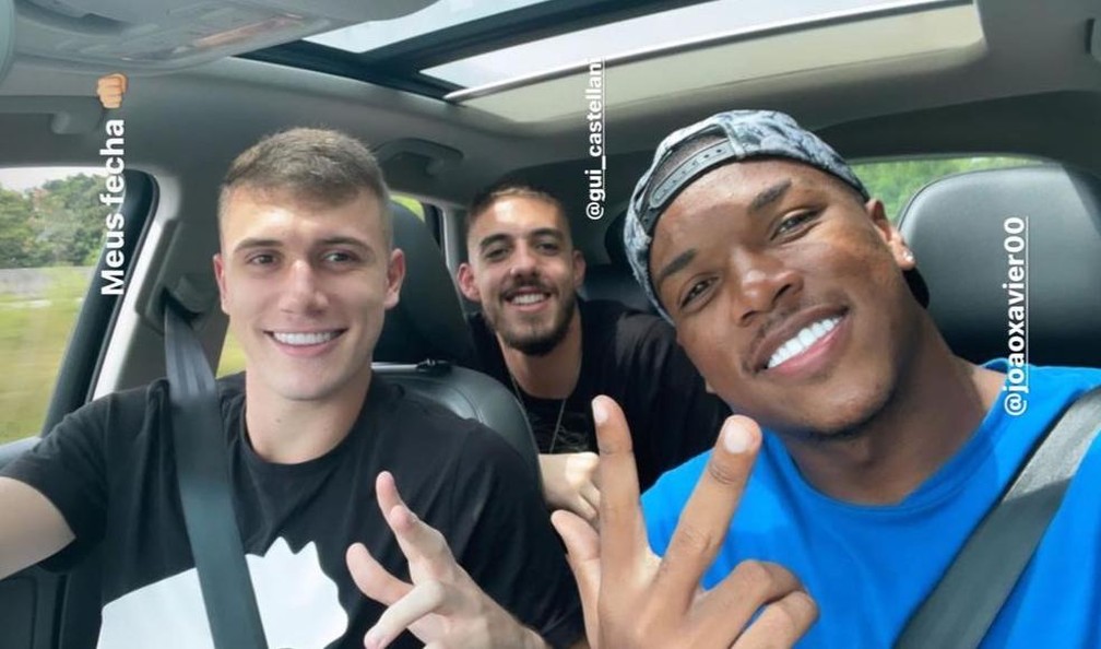 Bonde da carona: jovens do Corinthians recorrem aos pais e se ajudam para ir aos treinos