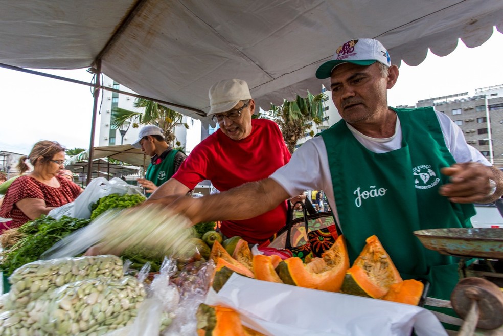 Feiras orgânicas no Recife oferecem alimentos plantados por agricultores adeptos da agroecologia — Foto: Ana Lira/Divulgação