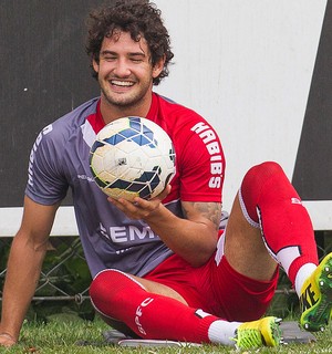 Pato diz ainda ter esperança de convocação para a Copa do Mundo