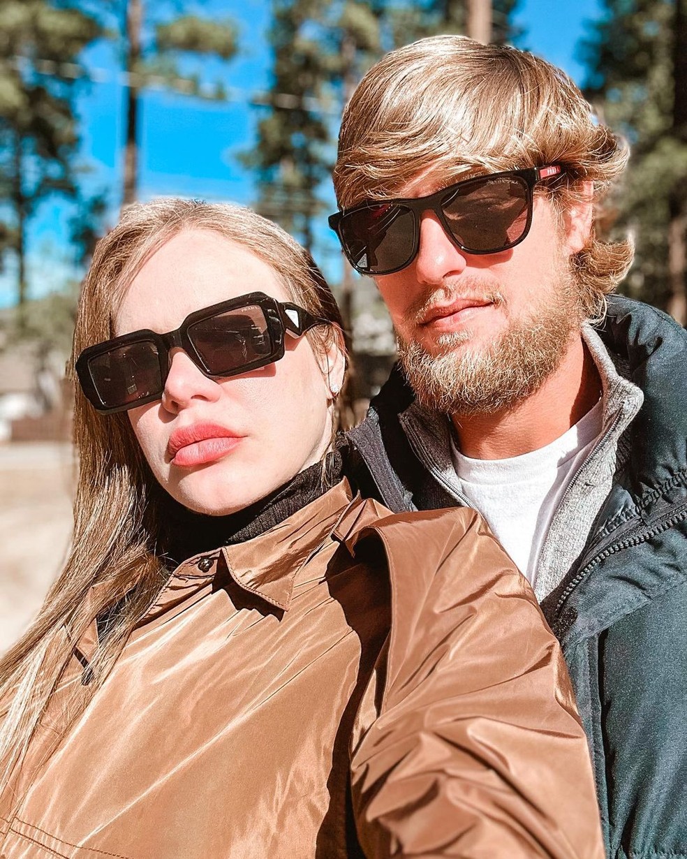 Paulinha Leitte posa com rapaz em post romântico — Foto: Reprodução do Instagram