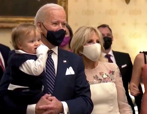 O presidente Joe Biden e a primeira-dama Jill Biden colocaram um berço na Casa Branca para seu neto de 10 meses, Beau (Foto: Reprodução/Today)