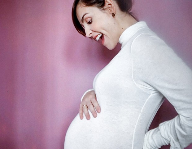 Titi Müller está na reta final de sua primeira gravidez (Foto: Crédito das fotos: Iude; Arte da foto: Átila)