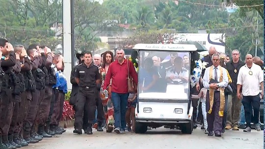 Corpo de PM morto no Andaraí é enterrado em Sulacap