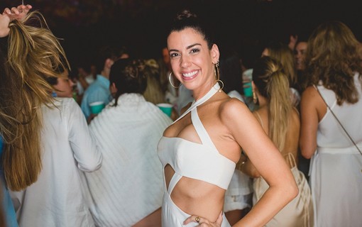 Camila Coutinho celebra o Réveillon em Trancoso