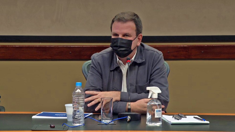 Eduardo Paes: "Provavelmente a gente vai permanecer com a obrigatoriedade de utilização de máscara em espaço fechado". — Foto: Reprodução/TV Globo