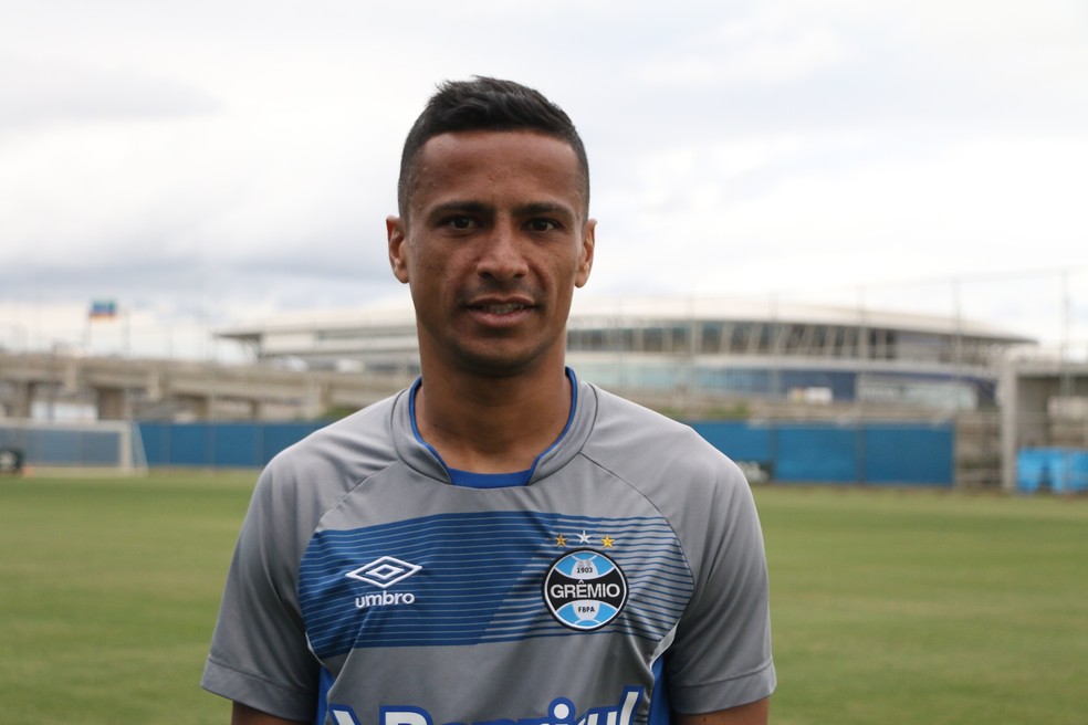 Cícero elogia grupo do Grêmio e chance de voltar a trabalhar com Renato (Foto: Eduardo Deconto)
