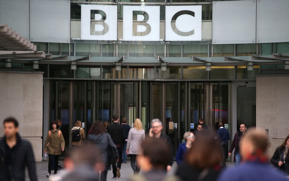 Fachada da sede da BBC em Londres, em foto de 30 de outubro de 2017 — Foto: Daniel Leal-Olivas/AFP 