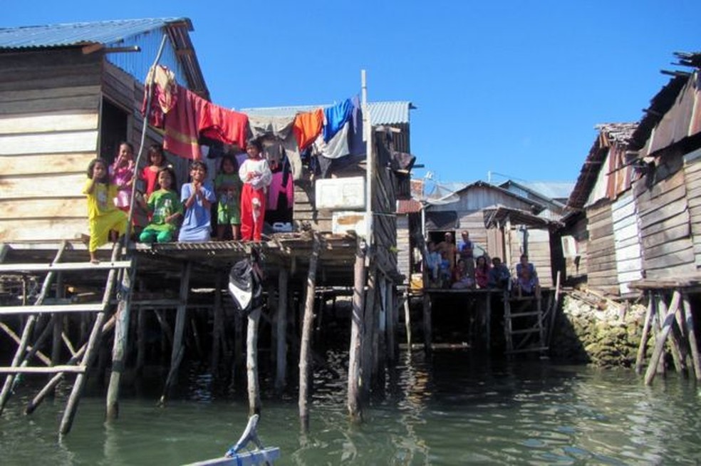 Casas de palafita ou casas-barco são tradicionais entre os bajaus (Foto: MELISSA ILARDO)