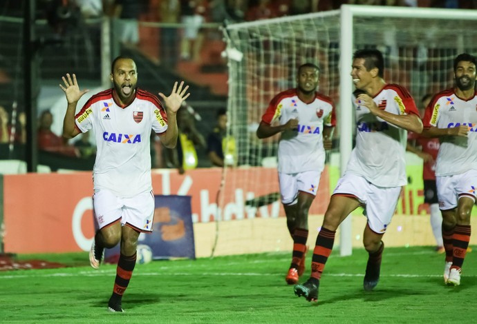 Alexsandro gol Flamengo x Brasil de Pelotas (Foto: Fabio Gomes / Ag. Estado)