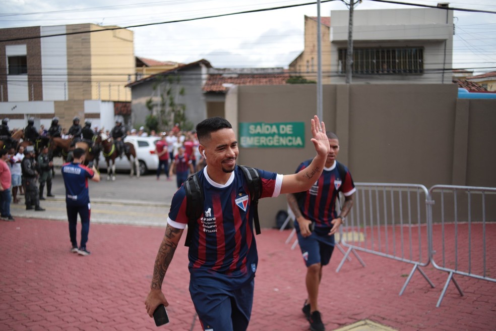 Pikachu em jogo do Fortaleza do PV — Foto:  Mateus Lotif/FEC