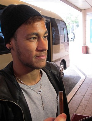 Neymar chegada Coreia (Foto: Márcio Ianacca)