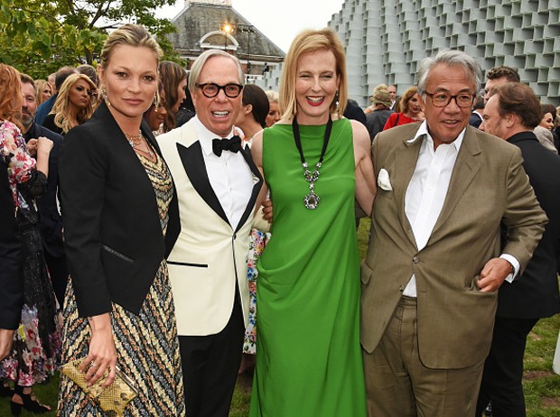 Kate Moss, Tommy Hilfiger, Julia Peyton Jones and Sir David Tang (Foto: Getty Images)