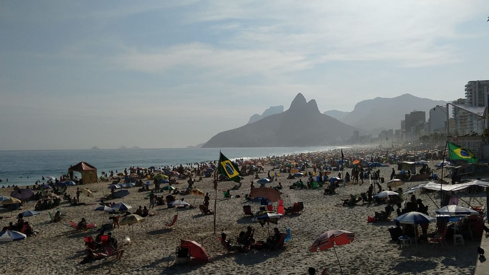 Tarde de calor em Ipanema, na Zona Sul  — Foto: Nicolas Satriano/G1