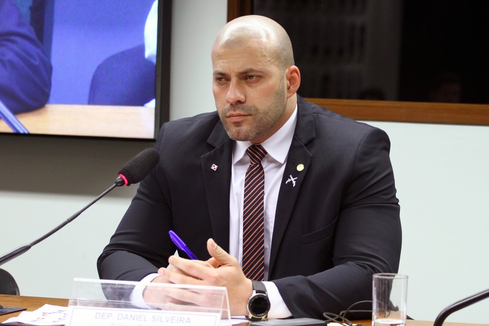 O deputado Daniel Silveira (PSL-RJ) em reunião de comissão na Câmara — Foto: Vinicius Loures / Câmara dos Deputados