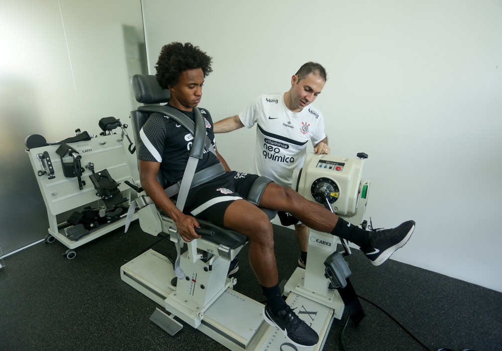 Willian faz testes físicos no Corinthians — Foto: Rodrigo Coca/Ag.Corinthians