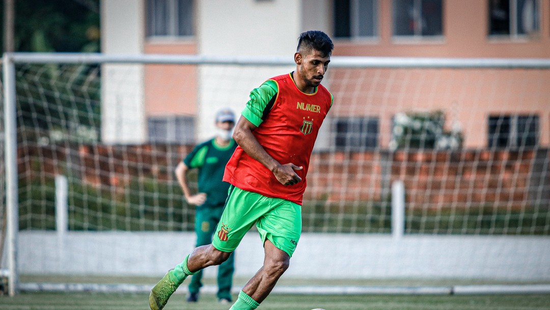 Get Sampaio Corrêa Futebol Clube Jackson Bernardo Da Silva Images