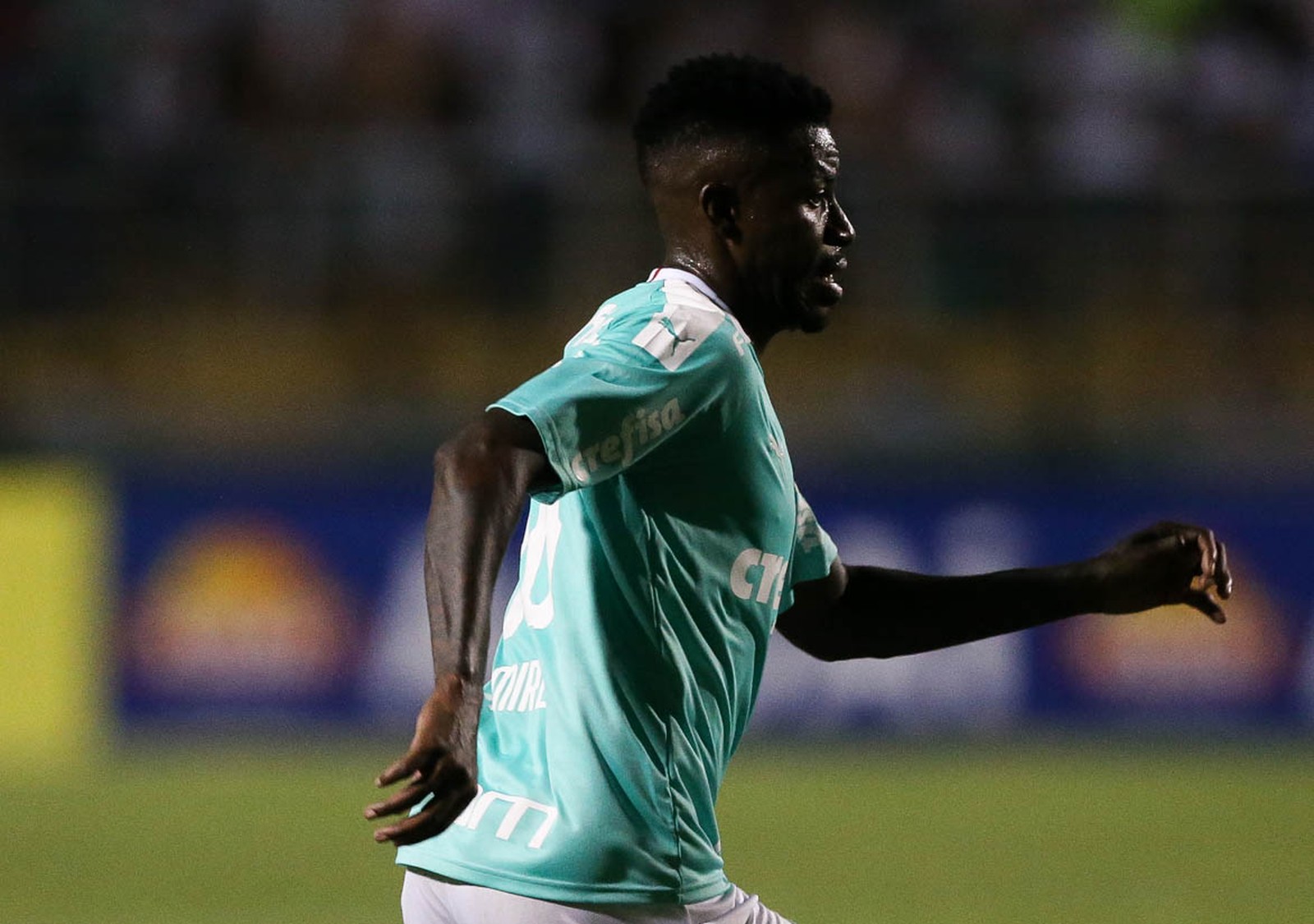 Luxa deixa Ramires atuar por 90 minutos no Palmeiras e se anima: 