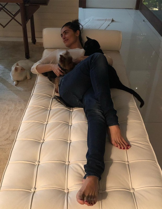 Franciely Freduzeski e seus pets (Foto: Reprodução/Instagram)
