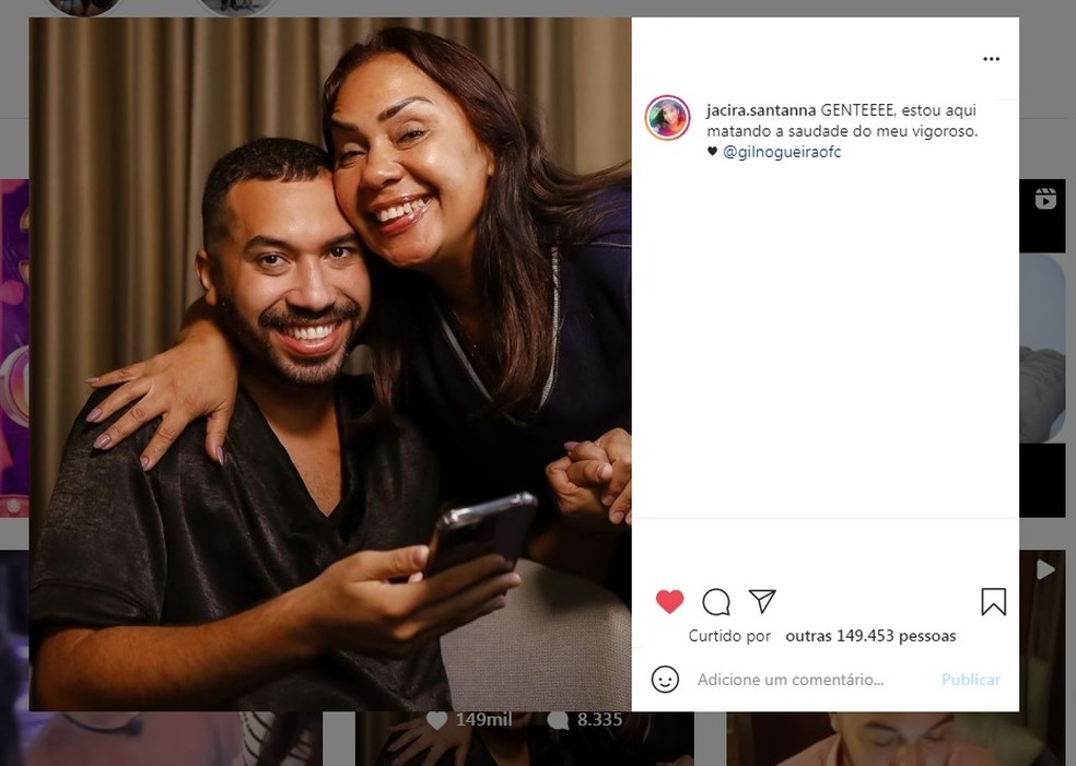 Gil do Vigor apoia a mãe no trabalho com redes sociais — Foto: Reprodução/Instagram