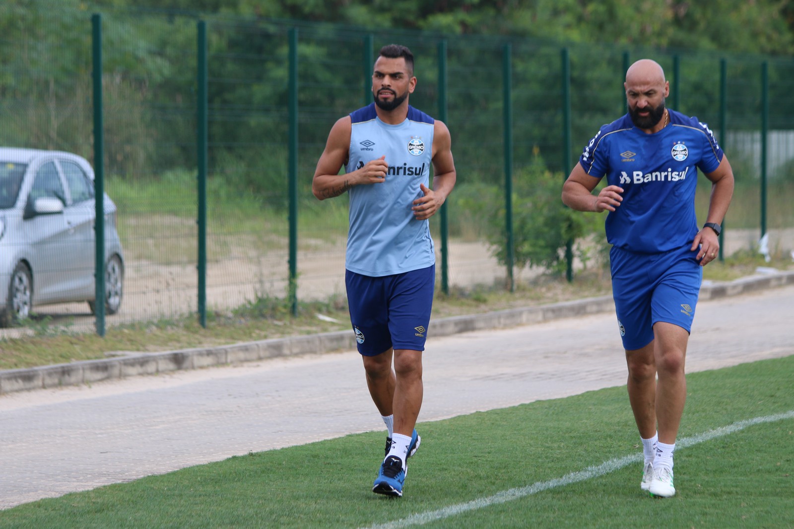 Grêmio agenda cirurgia, mas demonstra preocupação com Maicon; Jean Pyerre é liberado