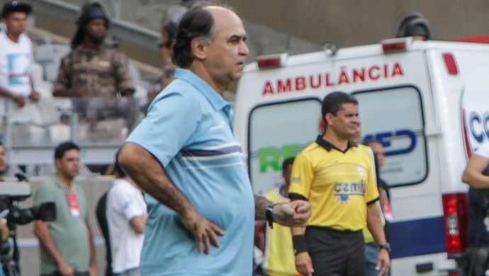 Marcelo Oliveira e Levir Culpi, no clássico entre Cruzeiro e Atlético-MG (Foto: Bruno Cantini/CAM)
