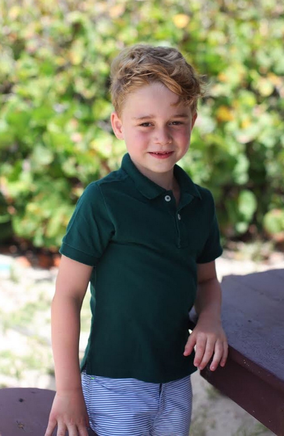 Príncipe George, que fez seis anos, é o terceiro na sucessão ao trono britânico — Foto: Kensington Palace