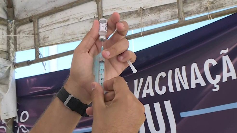 Vacinação no Recife atinge integrantes de mais uma faixa etária  — Foto: Reprodução/TV Globo