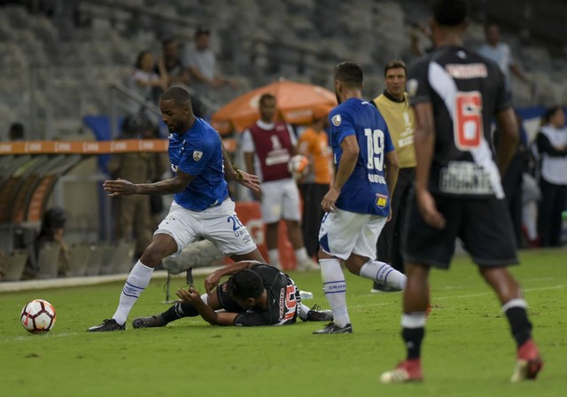 Mano assume luz ligada e se inspira em campanha de 1997 para dar moral a Raposa