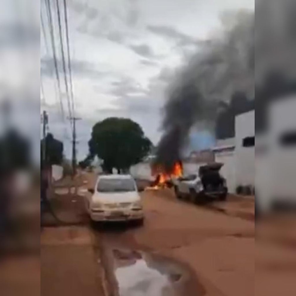 Aulas suspensas após invasão em Confresa  — Foto: Reprodução 