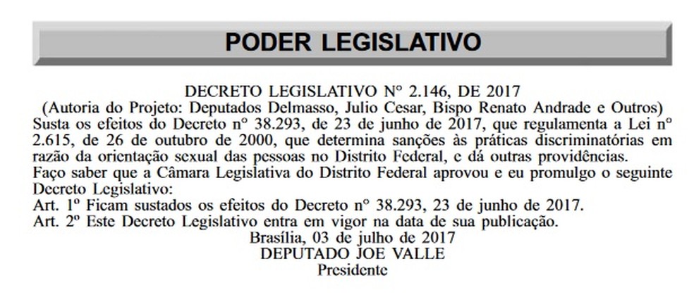 Trecho do Diário Oficial que traz decreto legislativo anulando aplicação da lei anti-homofobia (Foto: Reprodução)