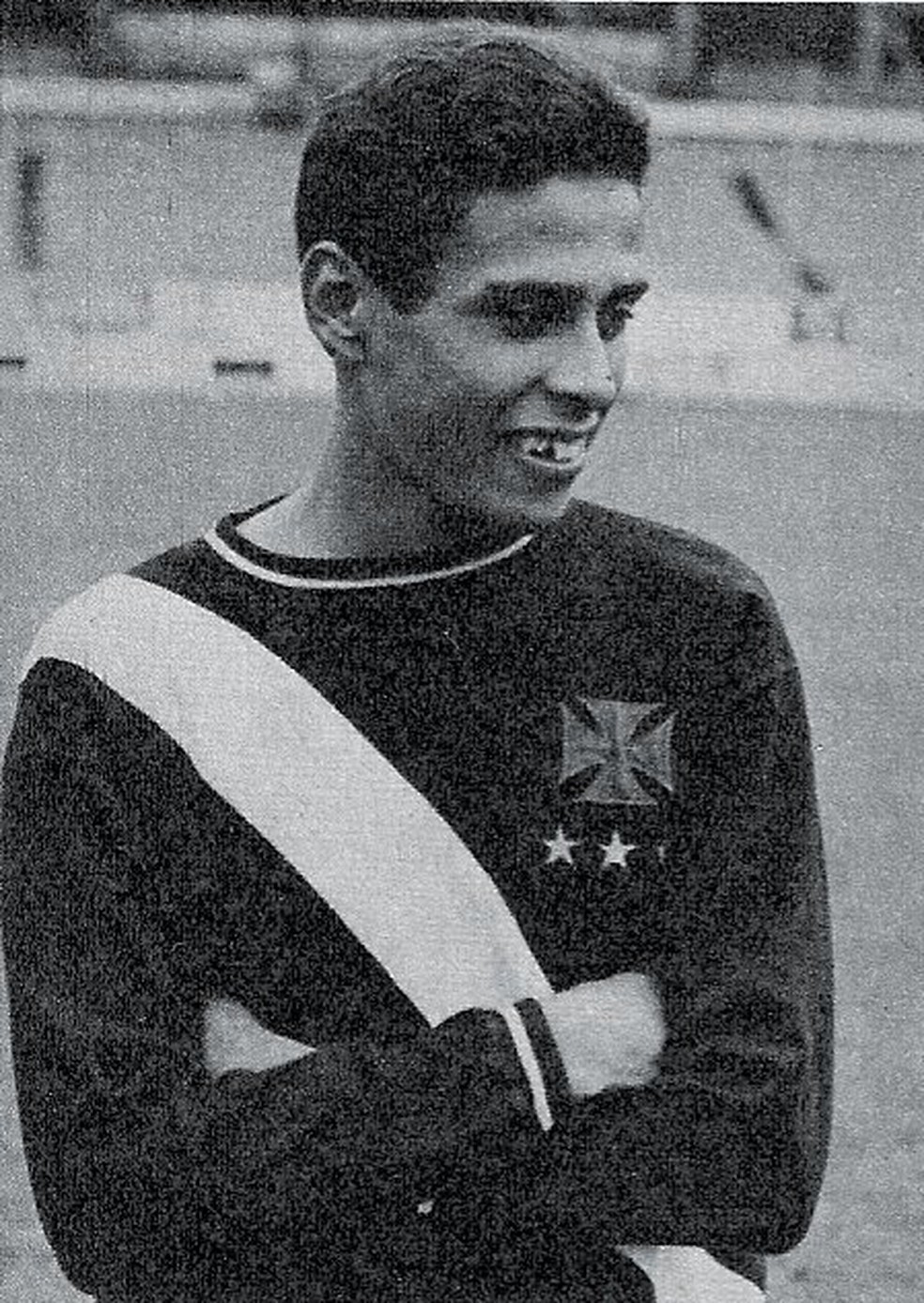O jovem Roberto Dinamite com a camisa do Vasco  — Foto: Reprodução/Arquivo Pessoal 