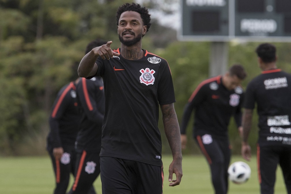 Corinthians fecha acordo com volante Renê Júnior e parcela dívida até 2024