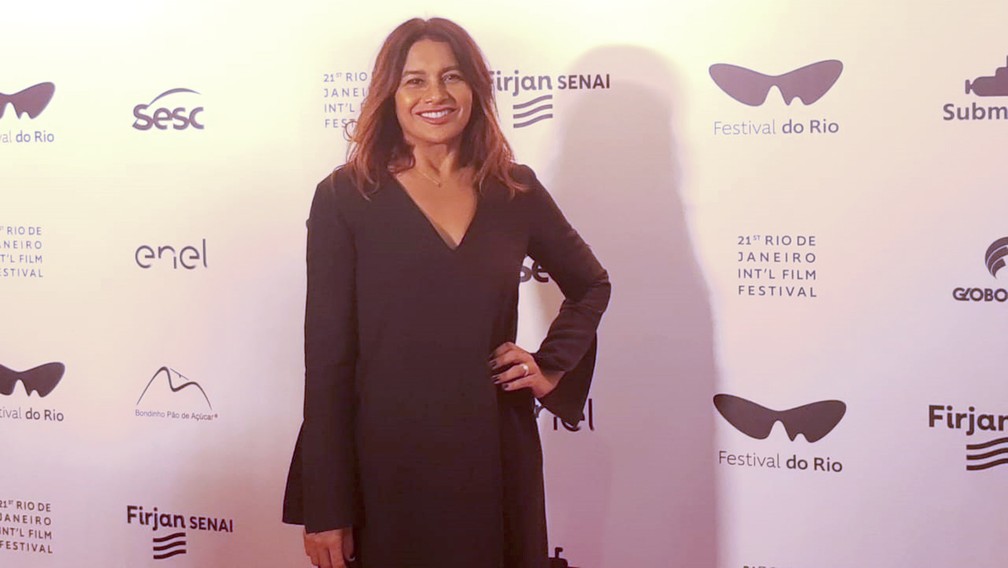 Dira Paes durante a sessão de gala de "Veneza", de Miguel Falabella — Foto: Célio Silva/G1