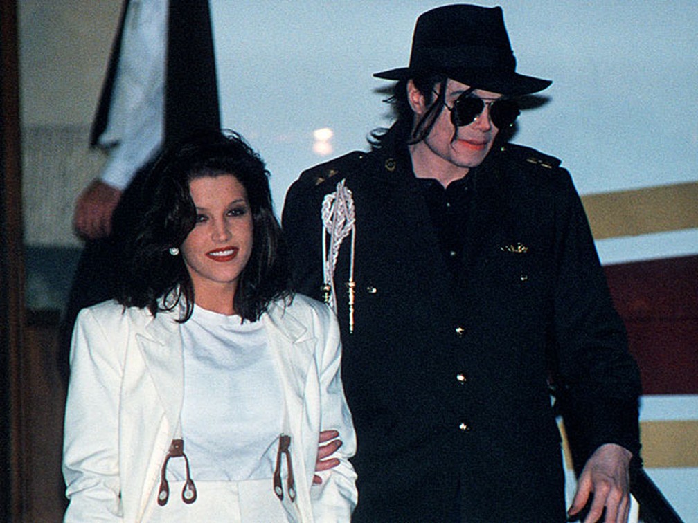 Michael Jackson e Lisa Marie Presley em foto de agosto de 1994 — Foto: AFP