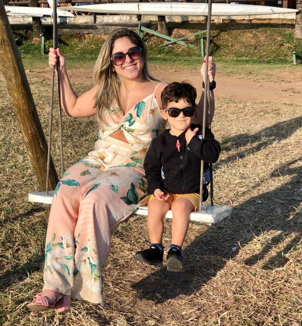 Rayanne com o filho, durante uma folga (Foto: Arquivo pessoal)