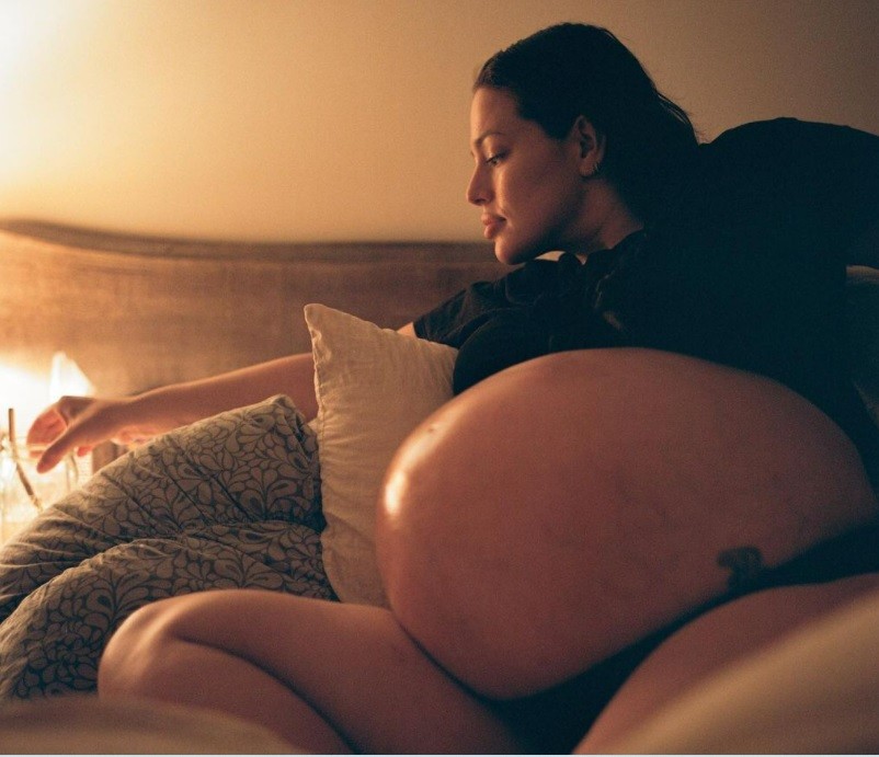 Modelo completa 40 semanas de gravidez (Foto: Reprodução Instagram )