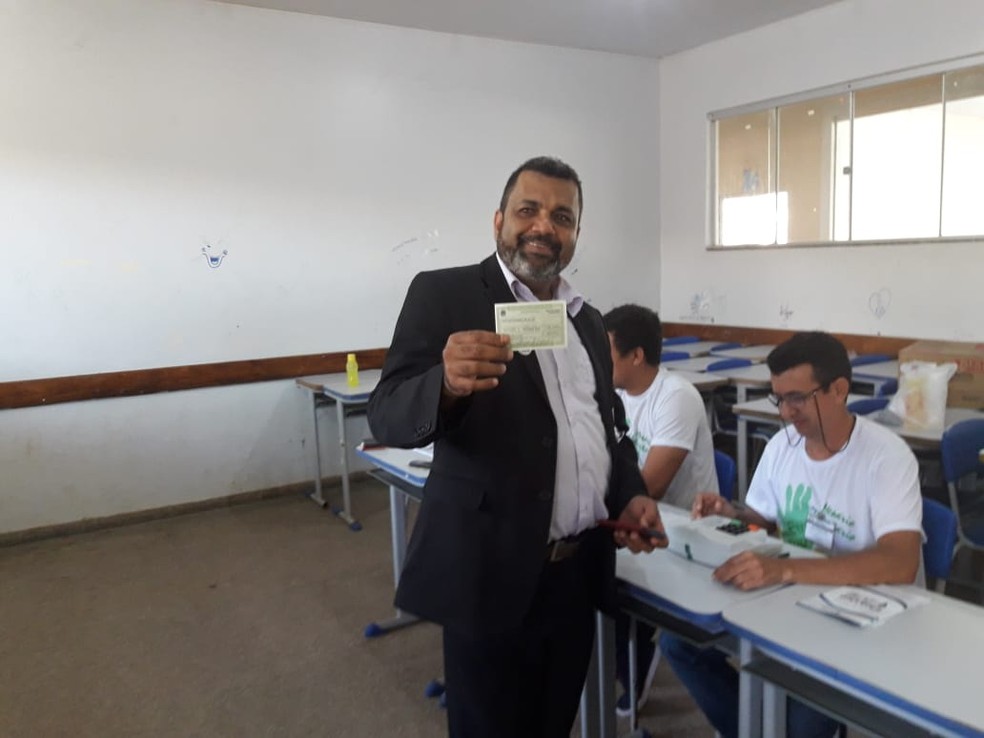Comendador votou em Jacy-Paraná, distrito de Porto Velho — Foto: Cícero Moura/Rede Amazônica