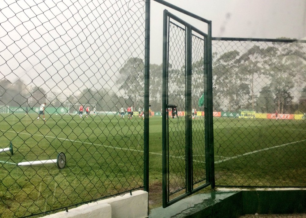  Jean fica fora de treino e reabre dúvida na lateral do Palmeiras diante do Bahia