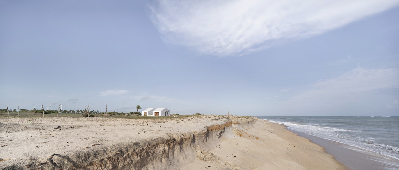 Esta casa pé na areia no RN é onde todos querem passar a quarentena (Foto: Divulgação)