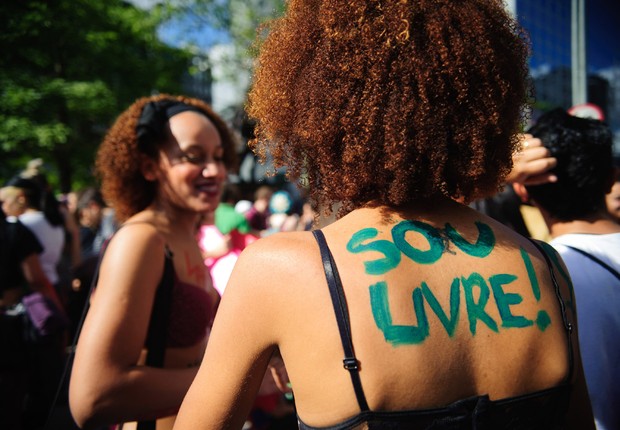 Mulheres participam de passeata em favor da liberdade da mulher ; feminismo ; feminista ; (Foto: Marcelo Camargo/Agência Brasil)