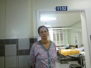 Mãe bebê hospital Porto Alegre  (Foto: Ivani Schutz/RBS TV)