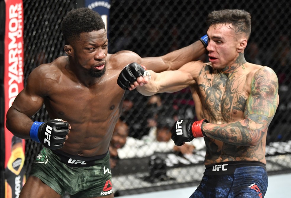Sodiq Yusuff venceu André Fili na decisão unânime pelo card preliminar — Foto: Getty Images