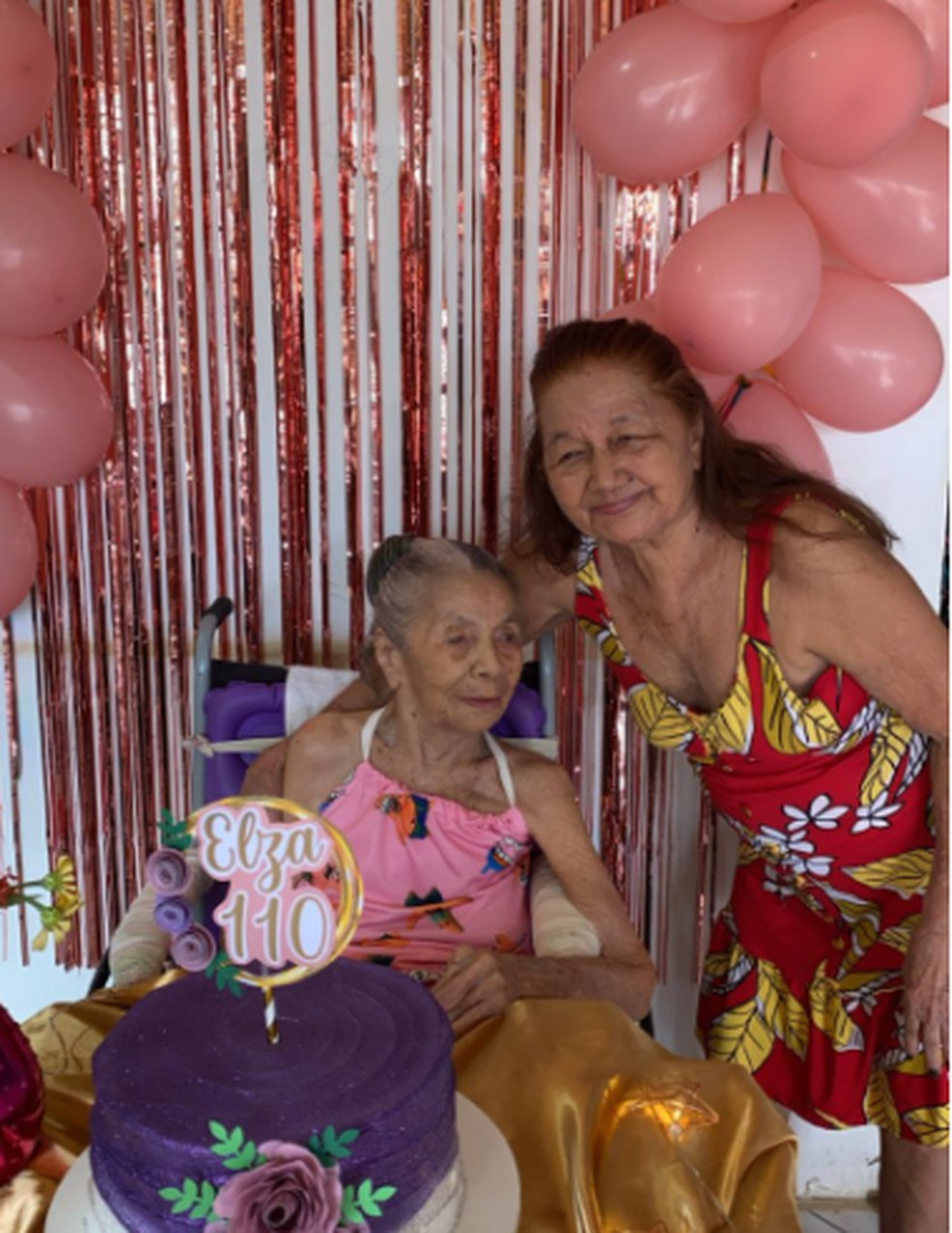 Elza Margarita com a irmã Francisca Castro no aniversário de 110 anos — Foto: Arquivo pessoal